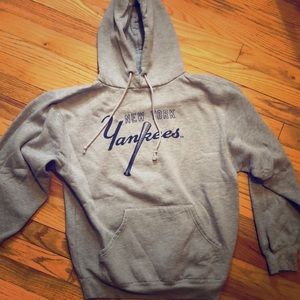 New York Yankees sweatshirt